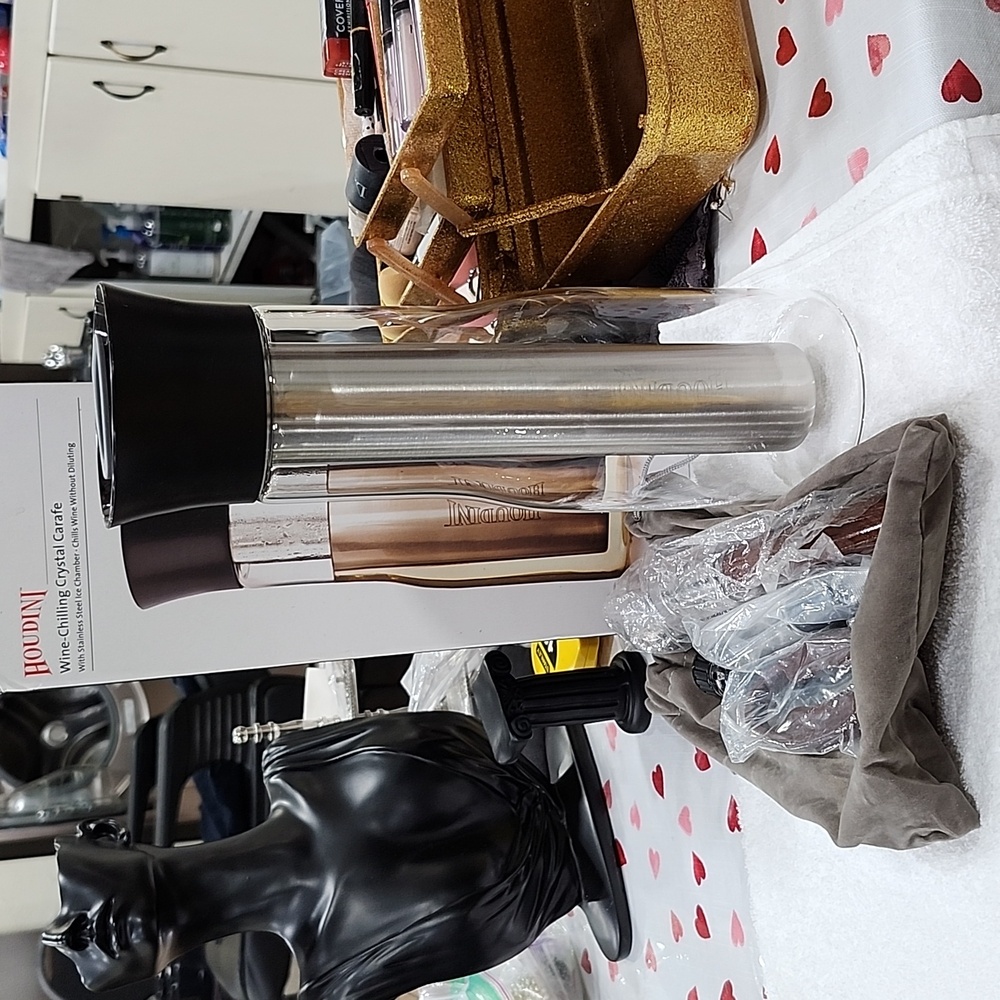 HOUDINI WINE-CHILLING CRYSTAL CARAFE